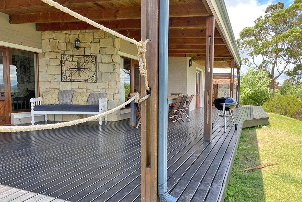 Lagoon View In Holiday home *